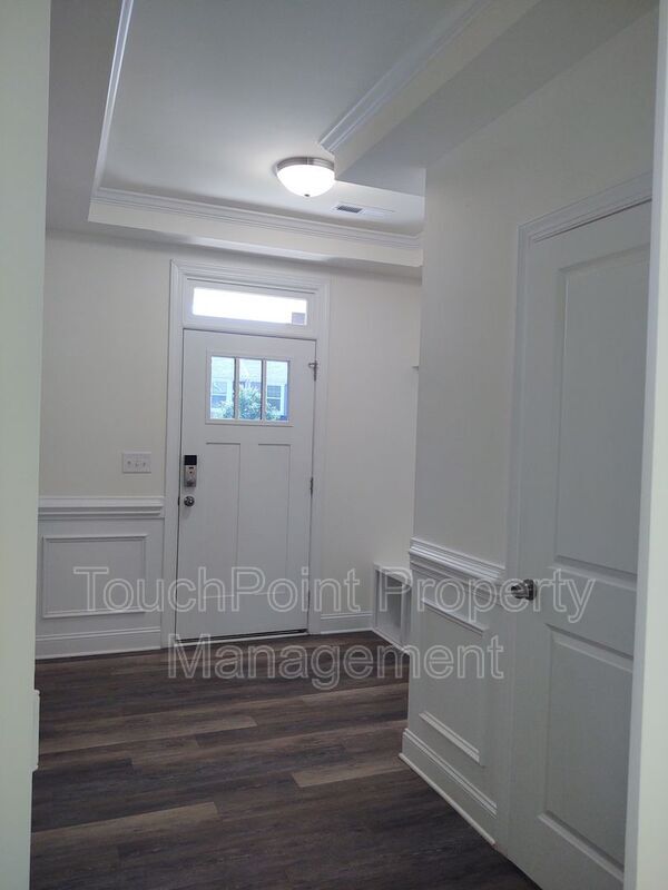 Foto del edificio - 2235 Blewett Dr