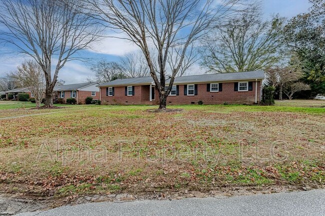 Photo - 400 Fairhaven Dr House