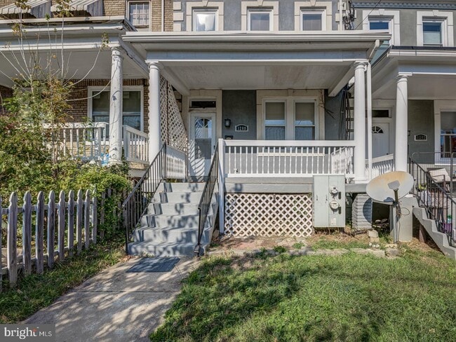 Building Photo - 1209 Ingraham St NW