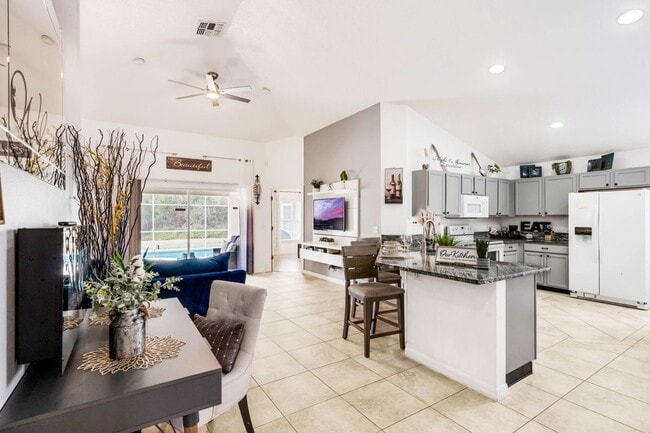 Building Photo - 2636 Willow Glen Cir