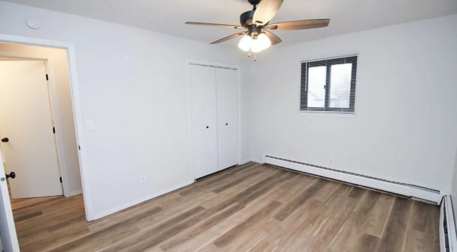 Building Photo - 308 Lewis Ave
