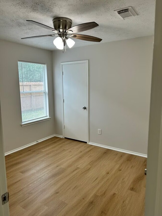 Foto del edificio - 16782 Fallen Timbers Dr