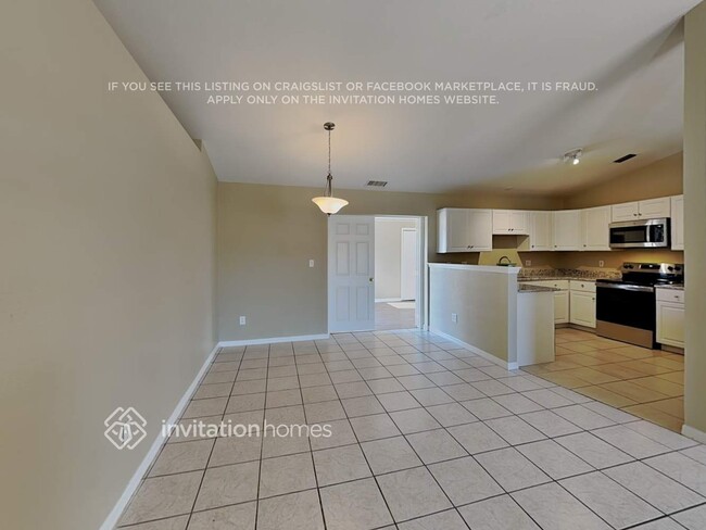 Building Photo - 2252 S Chamberlain Blvd