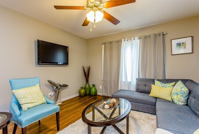 Foto del edificio - 4854 Marietta Ln