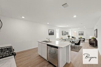 Building Photo - 3000 Lanes Dr