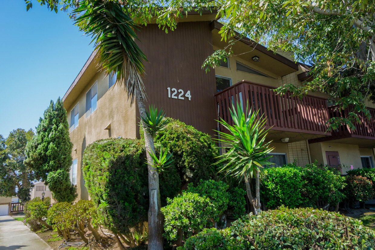 Primary Photo - 1224 Agate St