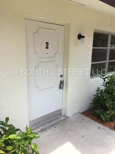 Foto principal - 910 S L St