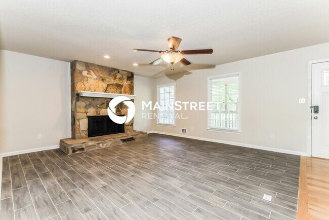 Building Photo - 5 Bedroom Pet-Friendly Home in JONESBORO, GA with Main Street Renewal