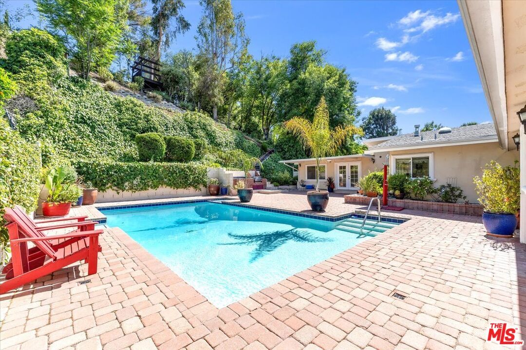 Foto principal - 23264 Calvert St