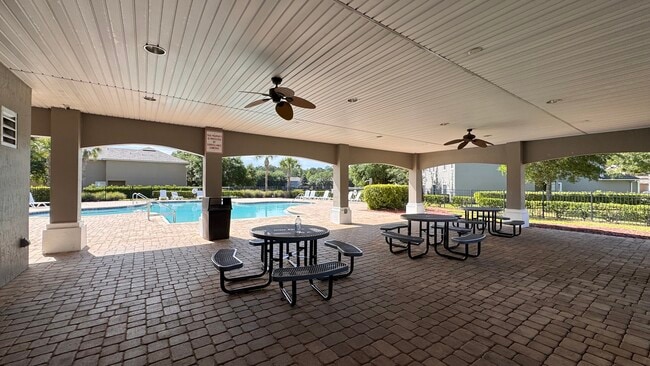 Building Photo - 581 Scrub Jay Dr