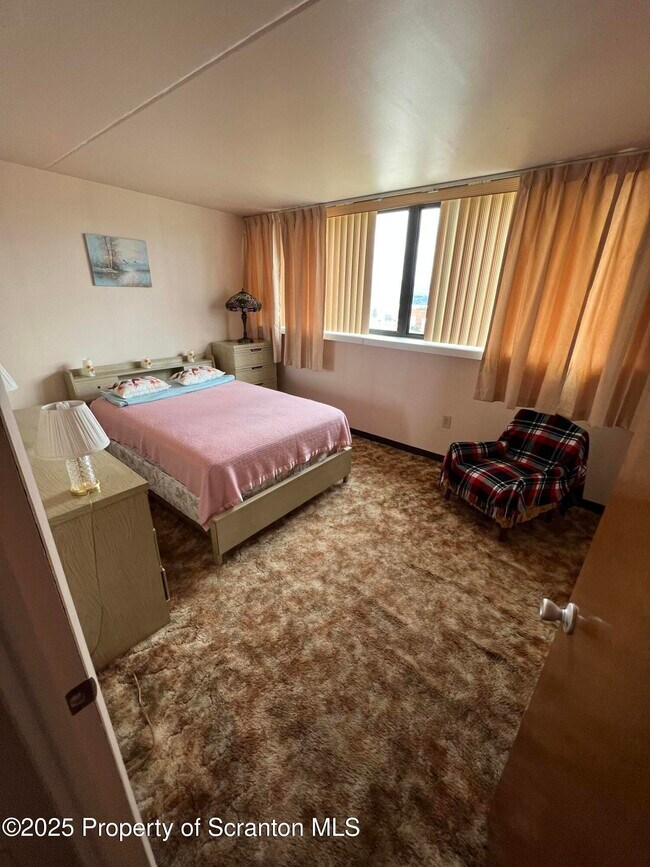 Foto del edificio - 220 Linden St