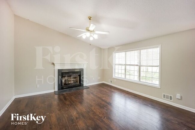Building Photo - 390 Fox Meadow Dr