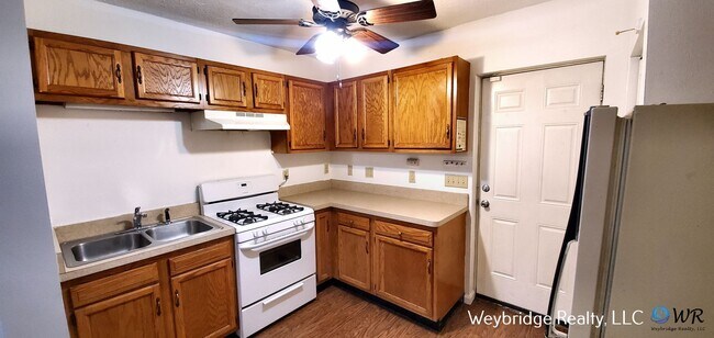 Building Photo - Liberty St W 4000