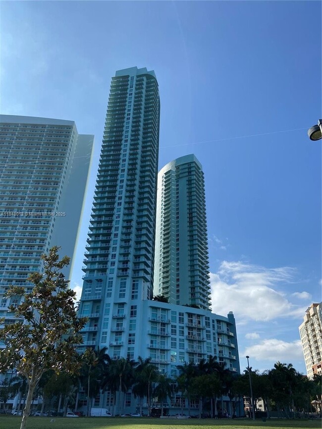 Building Photo - 1900 N Bayshore Dr
