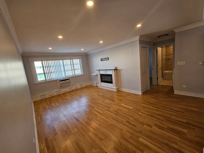 Foto del edificio - 5358 N Cumberland Ave