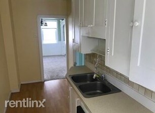 Building Photo - 4 br, 2 bath Townhome - 3695 Strandhill Rd