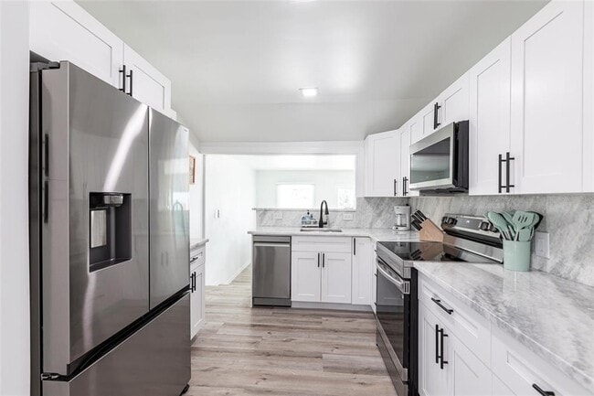 Foto del edificio - 640 Broadway St