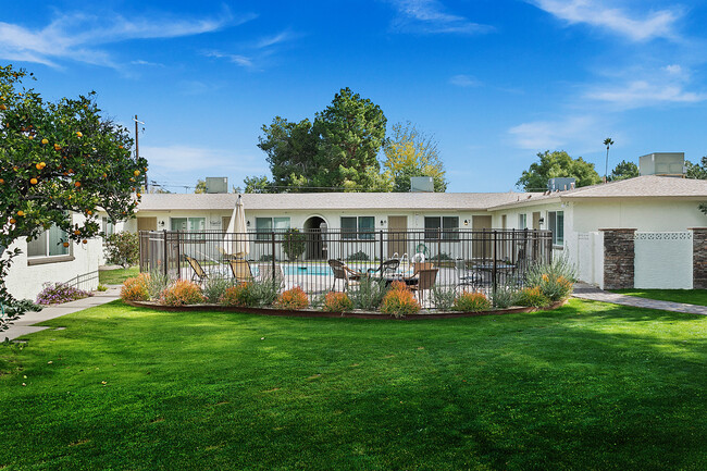 Building Photo - 3421 N Paiute Way