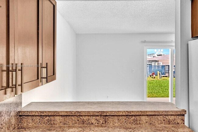 Foto del edificio - 311 Gulfstream Rd