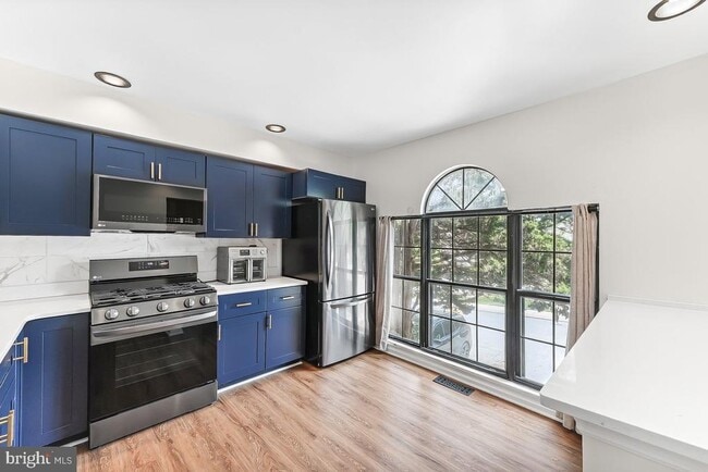 Building Photo - 3204 Stoneham Dr