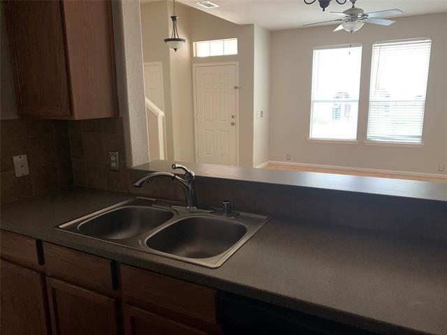 Foto del edificio - 417 Legends Dr