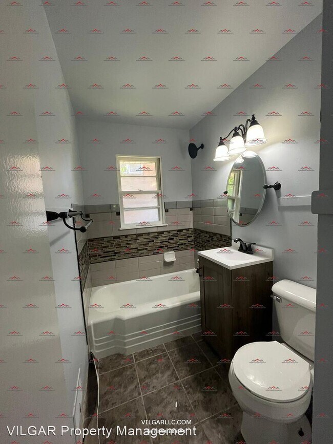 Foto del edificio - 3 br, 1 bath House - 930 W. 21st Ave.