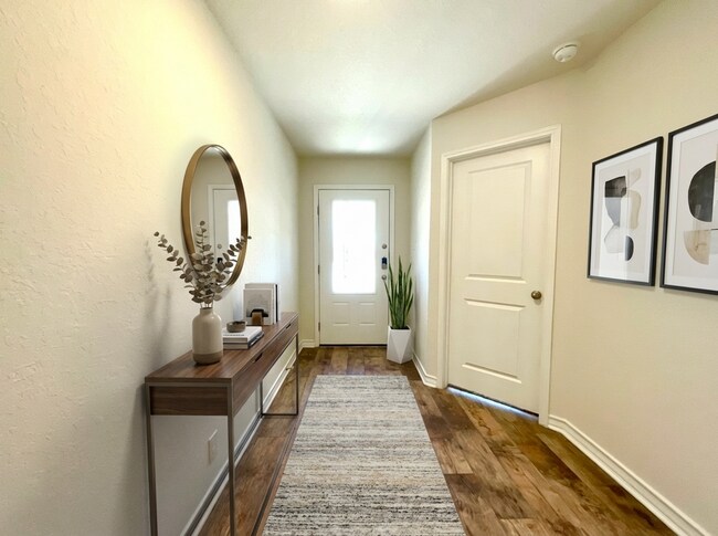 Foto del edificio - *MOVE IN SPECIAL* Stunning 4/2 Home With Access To Pool, Trails & 24-Hour Fitness Center!