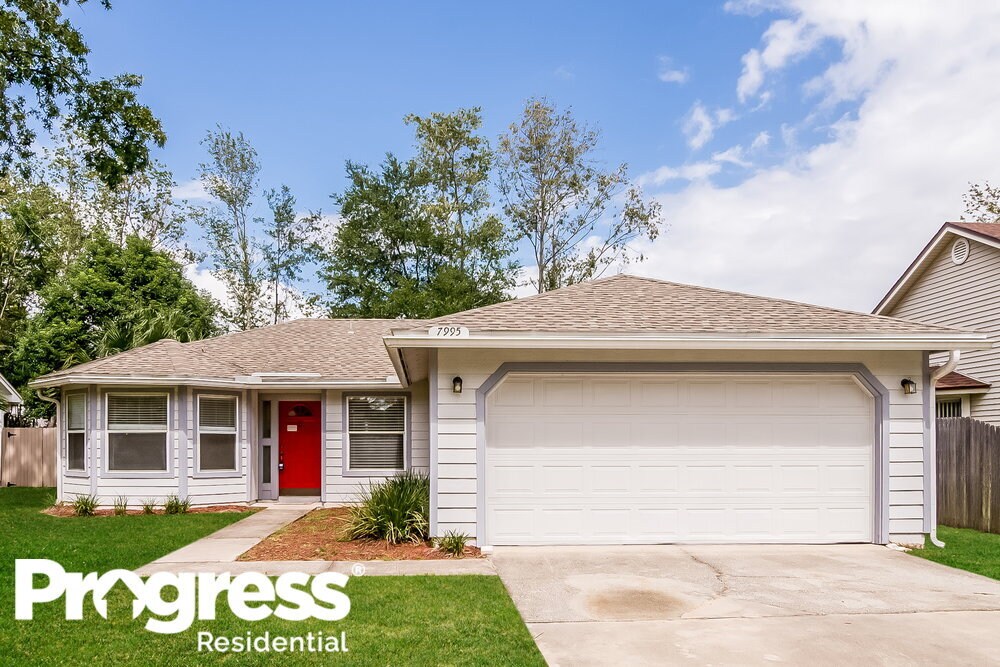 7995 Copperfield Cir N, Jacksonville, FL 32244 House Rental in