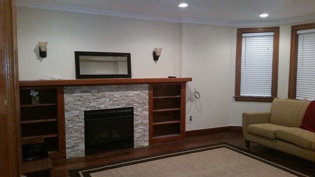 Sala de estar - 4149 N Marmora Ave
