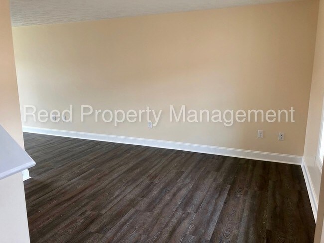 Building Photo - 630 Pin Oak Drive Northwest