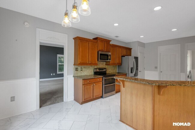 Building Photo - Charming 4BR/2.5BA House in Savannah