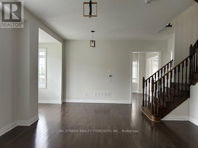 Building Photo - 30 Baleberry Cres