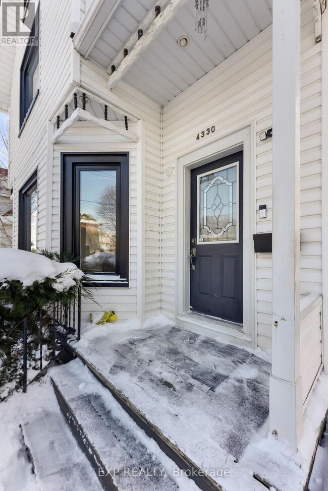 Building Photo - 4330 Simcoe St