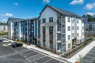 Building Photo - 2000 Olivewood St