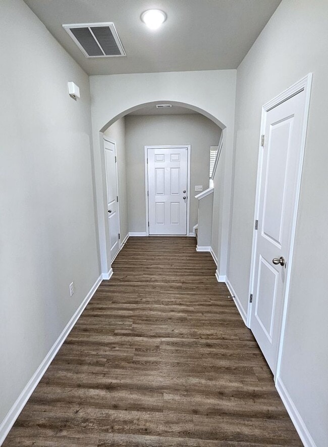 Building Photo - 4 Bedroom!  Easy Access, I-485, I-85, Airp...