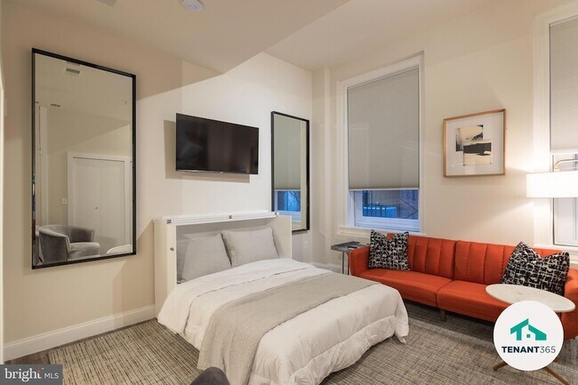 Building Photo - 8 E Fayette St