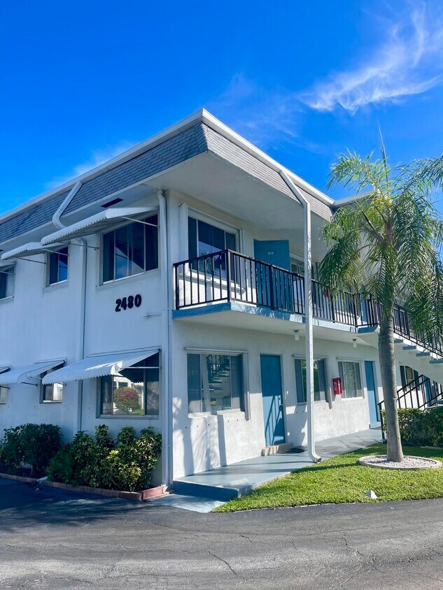 2480 Lake Osborne Dr Unit 201, Lake Worth, FL 33461 Condo for Rent in