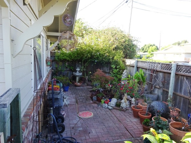Foto del edificio - Seabright Triplex