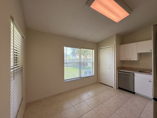 Building Photo - Charming 2-Bed, 2-Bath Home on Foxwood Dri...