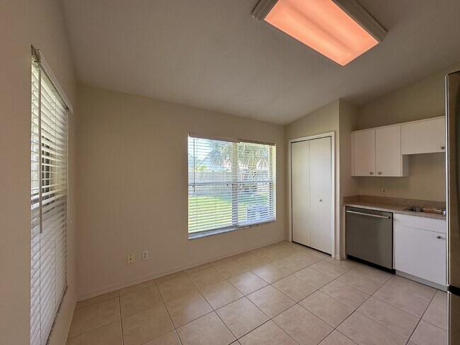 Foto del edificio - Charming 2-Bed, 2-Bath Home on Foxwood Dri...