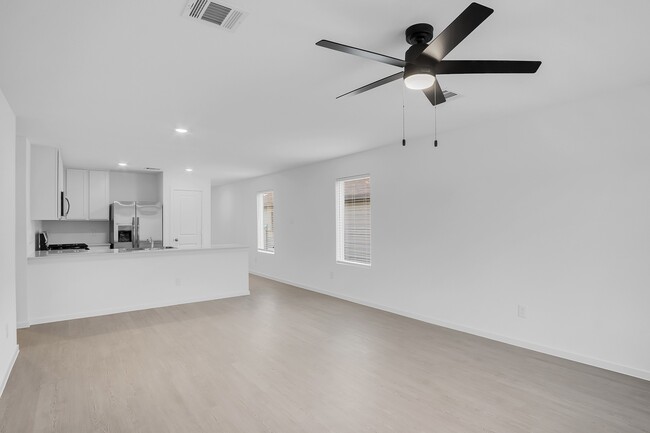 Foto del edificio - 220 Laura Leigh Ln