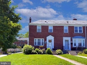 Building Photo - 312 Small Ct