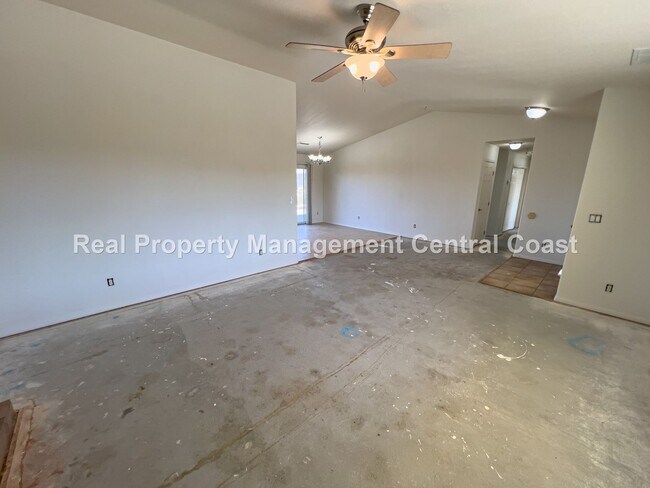 Foto del edificio - LEASE PENDING - Spacious Home in Creston -...