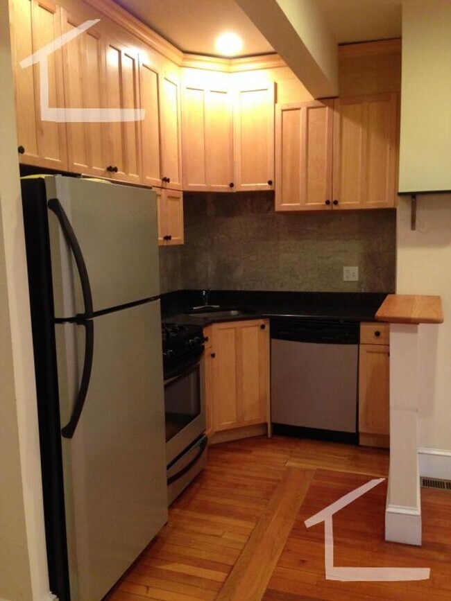 Foto del edificio - Nice 3 bed in Brookline