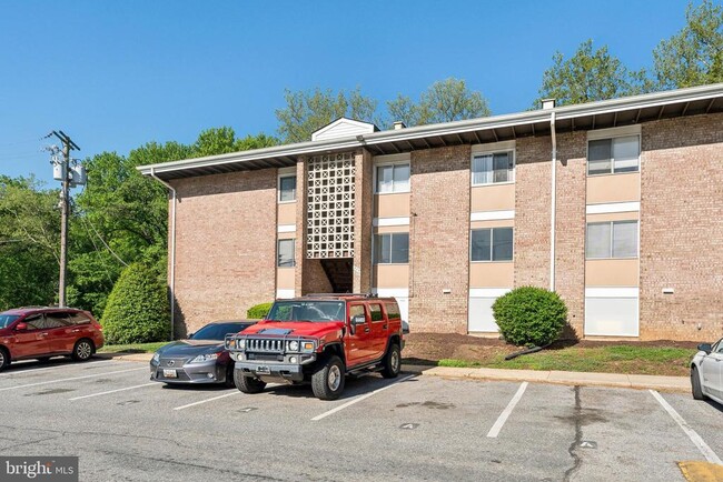 Building Photo - 575 Wilson Bridge Dr