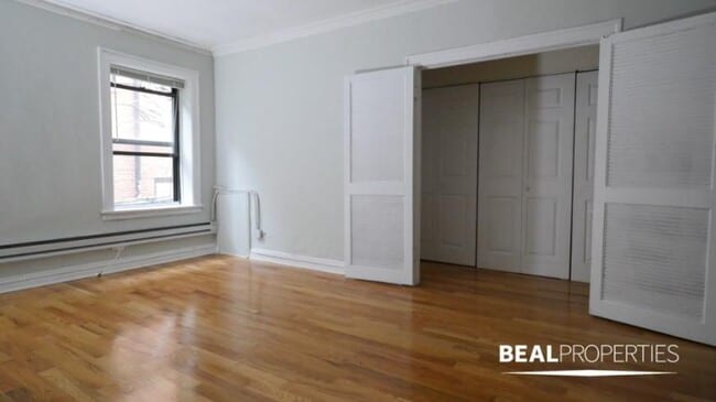 Building Photo - 0 bedroom in CHICAGO IL 60610