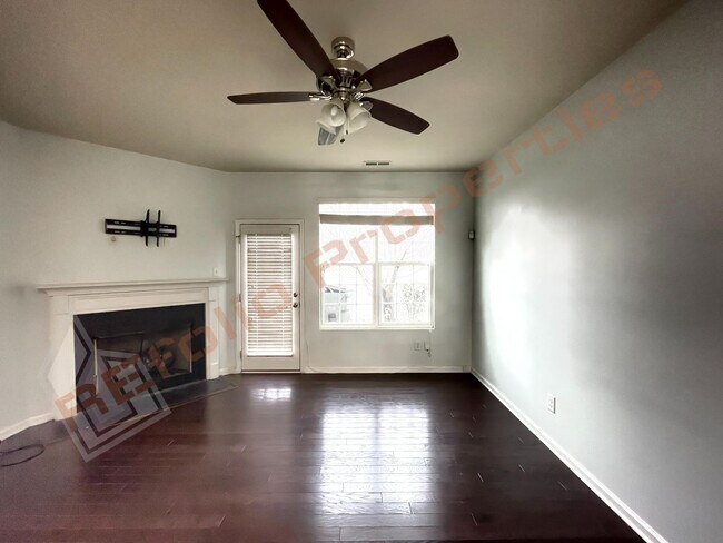 Foto del edificio - 2 Bedroom, 2.5 Bathroom Townhome with 2 Parking Spaces in Renaissance Park – Minutes from Downtow...