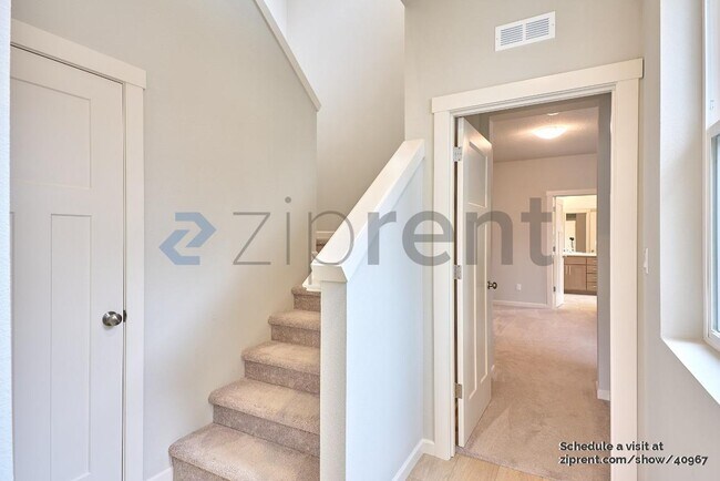 Foto del edificio - 31530 NW Yorkshire St