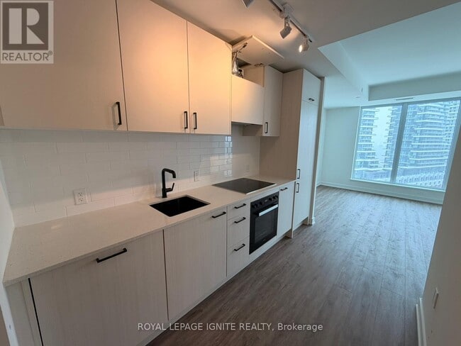 Building Photo - 1 Quarrington Lane