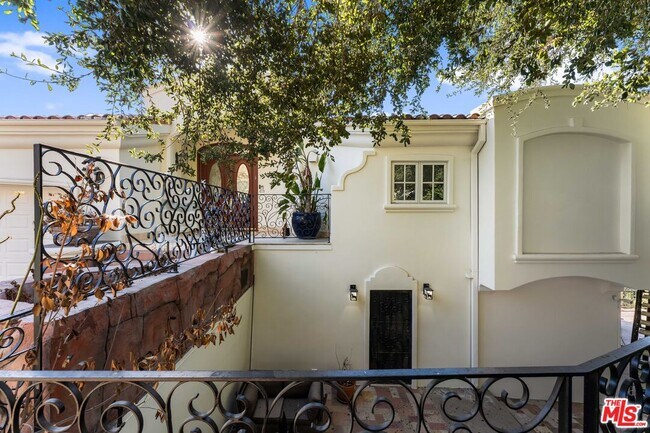 Foto del edificio - 3782 Berry Dr